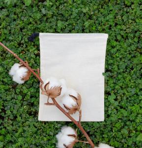 Sacos de algodón orgánico con cierre por un lado 150 g 15x20. Fabricados por mujeres en riesgo de exclusión social